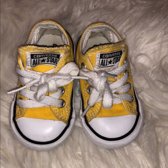 yellow converse size 3